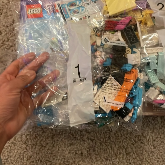 Lego Friends Surfer Beachfront - Picture 7 of 8